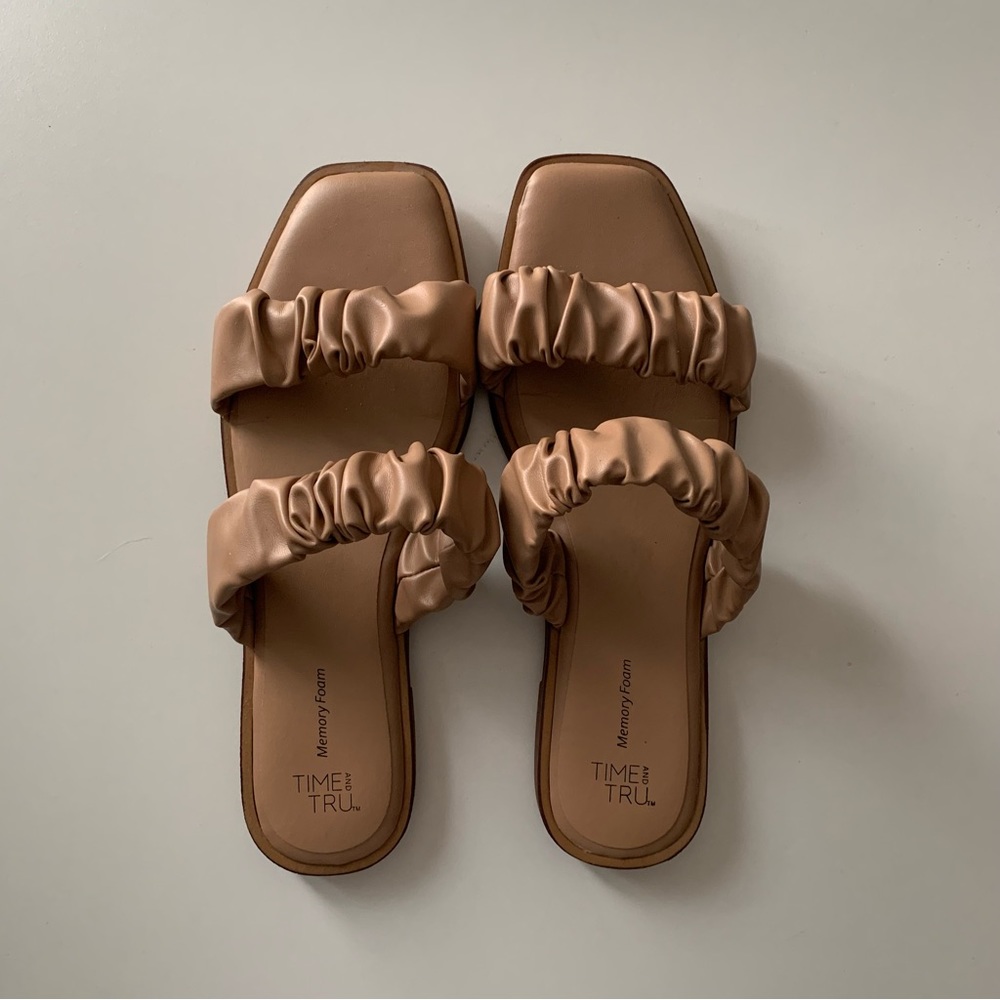 Time and Tru Sandals - Size 8 (Tan)